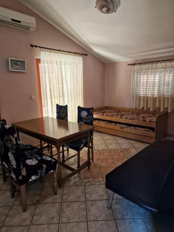 Apartmani Vesna Vir Bagian luar foto